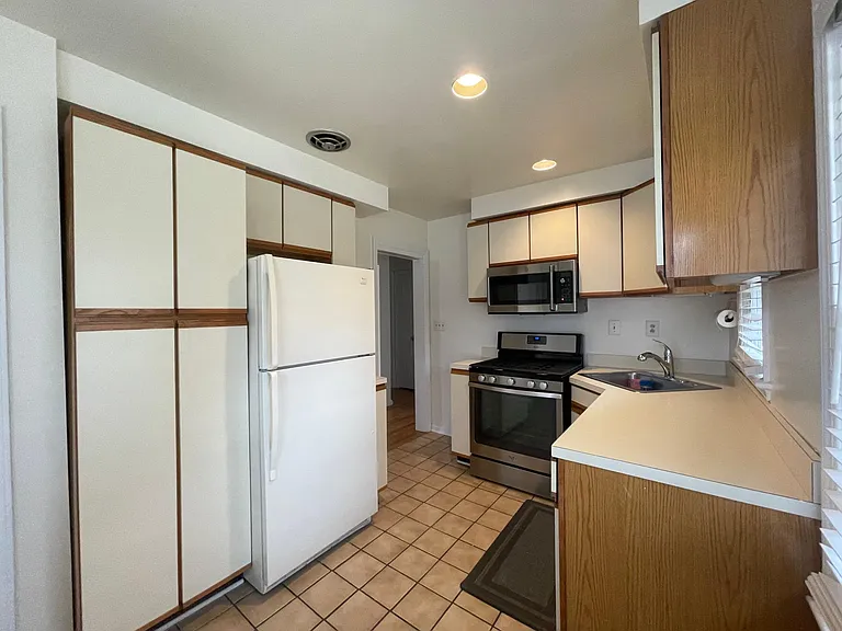 306 Russell Rd — Photo 6