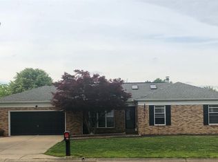 8900 Hillside Dr, Newburgh, IN 47630