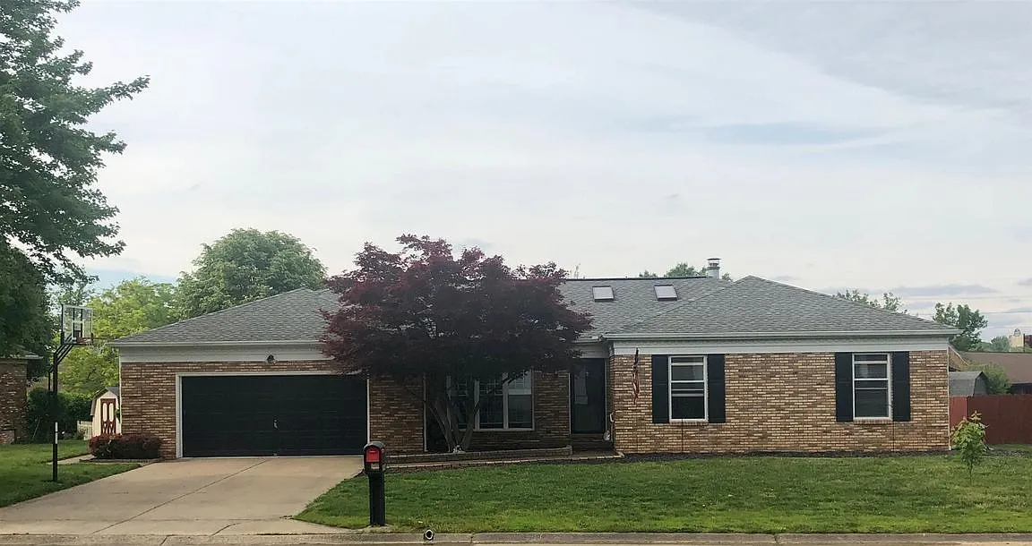 8900 Hillside Dr photo 1