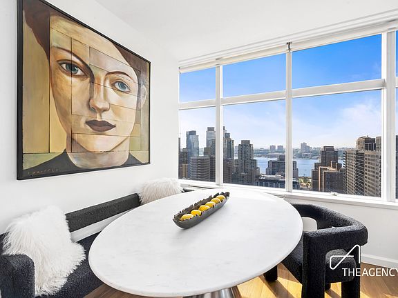 3rd image of 160 W 66th St APT 28B
