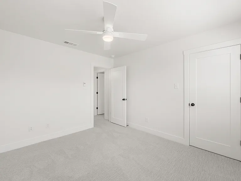 5811 S 31st St #605 — Photo 26