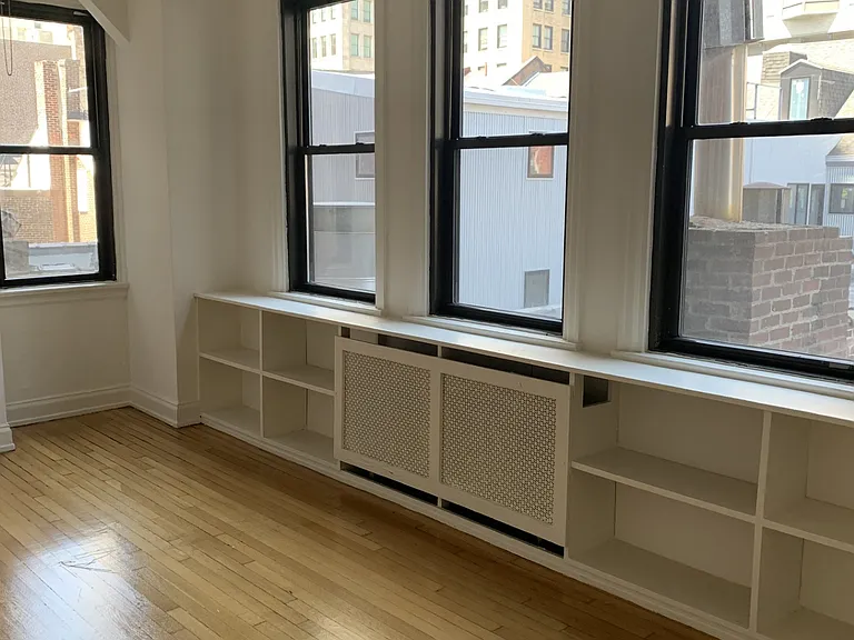 01 FP- 593 sq. feet
