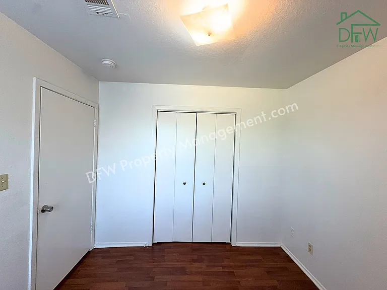 807 W Walnut St #C4 — Photo 14