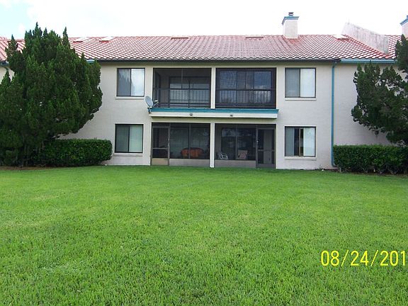 2nd image of 704 Magnolia Pl