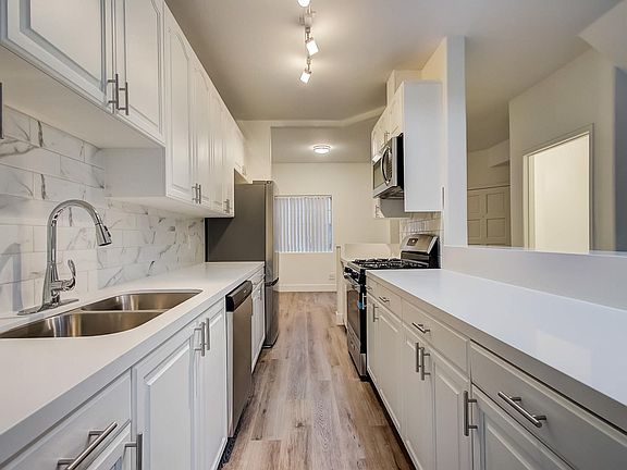 4th image of 1537 15th St APT 103