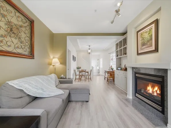 1290 Amazon Dr #34, Pt Coquitlam, BC V3B 7Z8