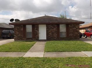 412 Dubarry Pl, Chalmette, LA 70043
