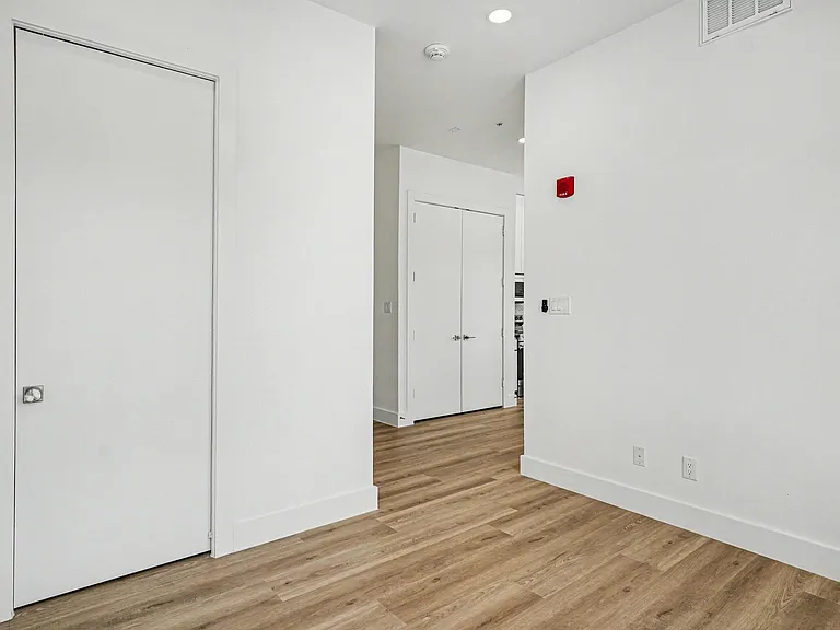 2217 N Fitzhugh Ave #207 — Photo 6