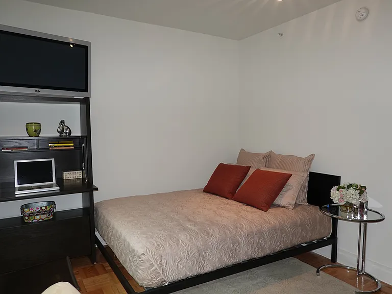 1510 Lexington Ave #4A — Photo 7