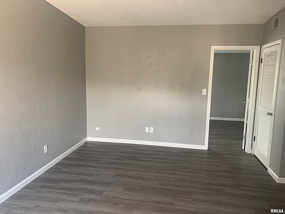 2nd image of 6831 N Frostwood Pkwy #21
