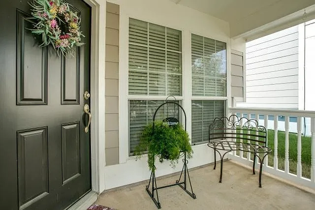 3 bed, 1580 sqft, $2,050 — Photo 2