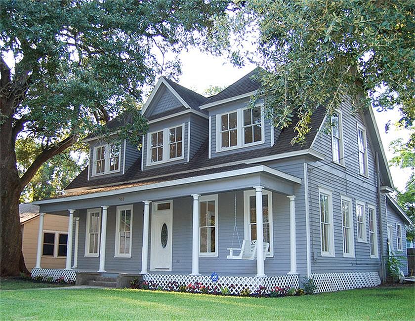 SOUTHERN HISTORIC CHARM