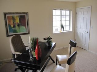 N110W16906 Ashbury Ln, Germantown, WI 53022