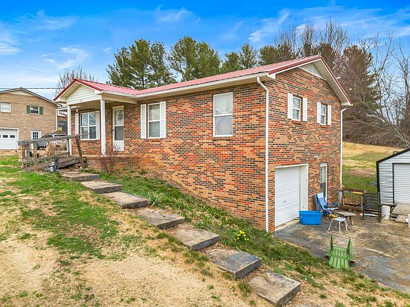 3rd image of 3013 Buckingham Rd