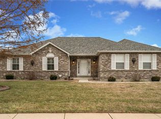 1059 Reddington Oaks Dr, Saint Charles, MO