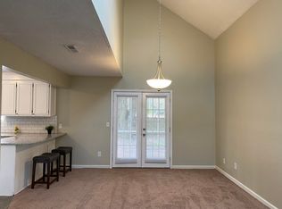 8 Manor Blvd, Hanahan, SC 29410