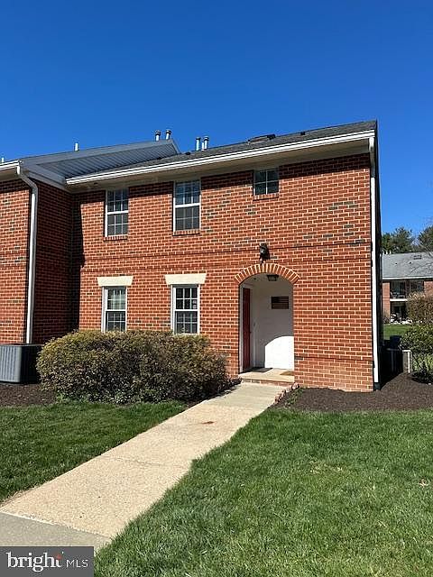 1st image of 750 E Marshall St APT 516