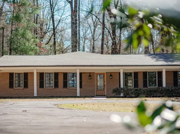 204 Country Club Rd, Oxford, MS 38655