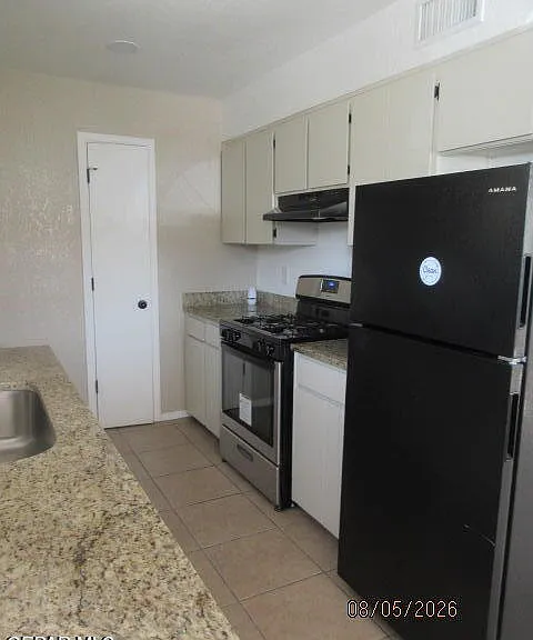665 La Chapa Ave #B — Photo 6