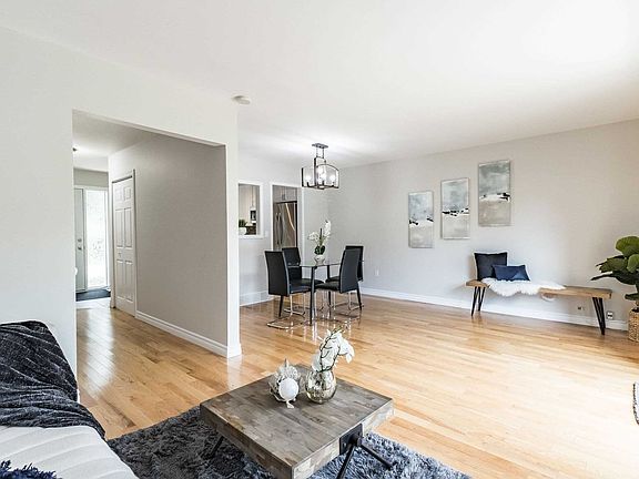 2nd image of 1235 Napier Cres