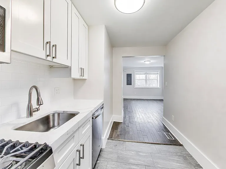 5031 H St SE #1 — Photo 7