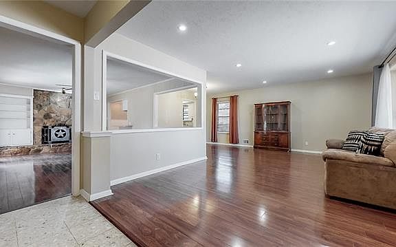 4th image of 124 W Kenwood Dr