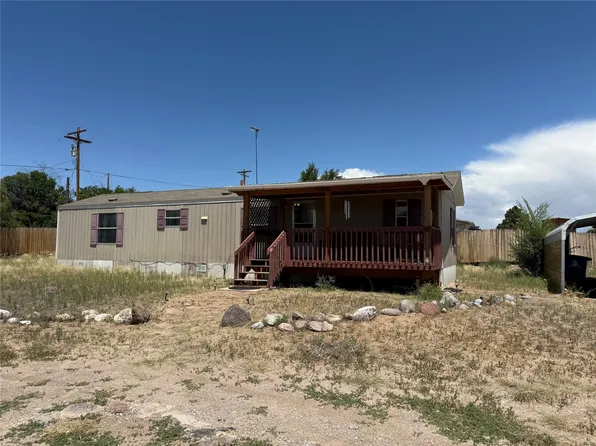 607 Union Hall Ln, Espanola, NM 87532