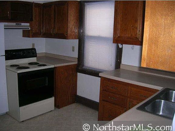 2nd image of 914 Westminster Street E
