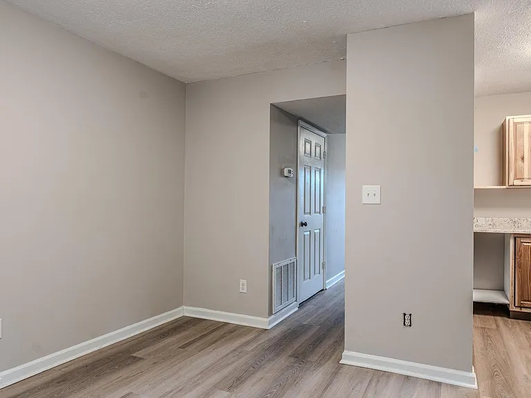 144 Montgomery Ave #144 — Photo 6