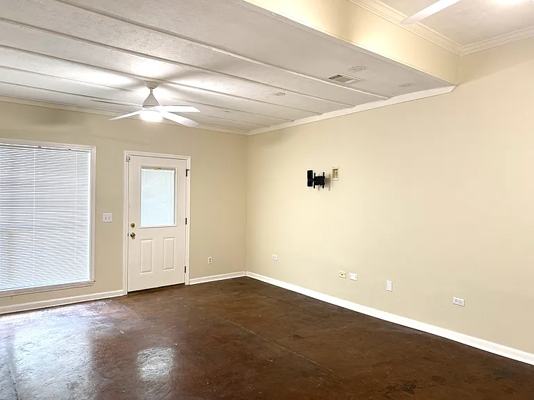 Heated and cooled, Huge area for Entertaining, Child's Playroom, Hobby room etc. Stained concrete floor