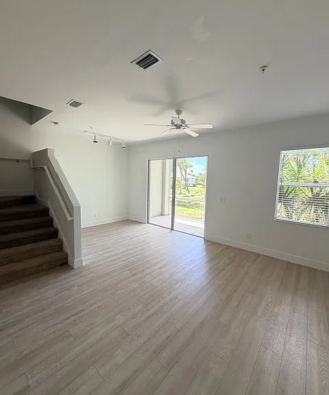 13430 Hidden Palms Cv #20 — Photo 2