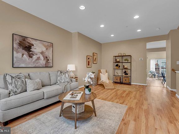 5th image of 2517 Blue Water Blvd