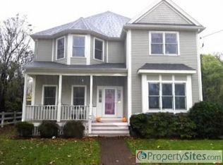 14 Fairlawn St, Needham, MA 02492