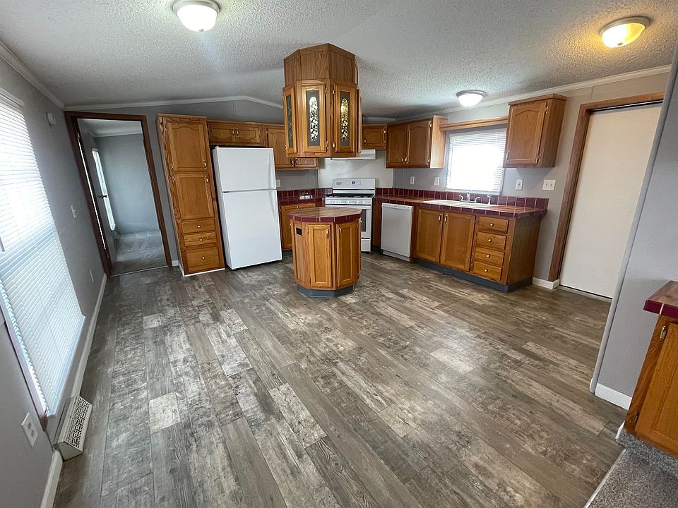 Exterior Image-0-KINGSLEY 229 Summit Village - IN