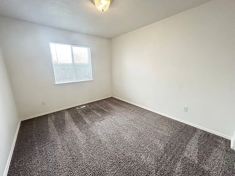 4650 N Date Palm Ave — Photo 18