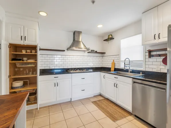 15 Legend Hills Drive image 16 of 28