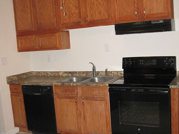 4th image of 171 Cherry St #B