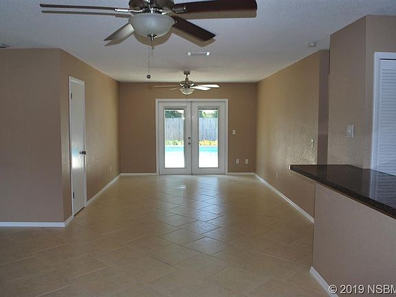 3rd image of 1904 Sabal Palm Dr
