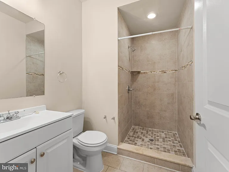 1813 N 18th St #3 — Photo 9
