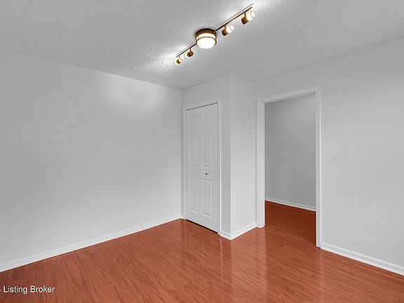 5th image of 1108 Schiller Ave