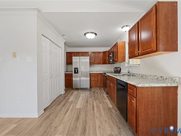5th image of 3340 Summerbrooke Dr