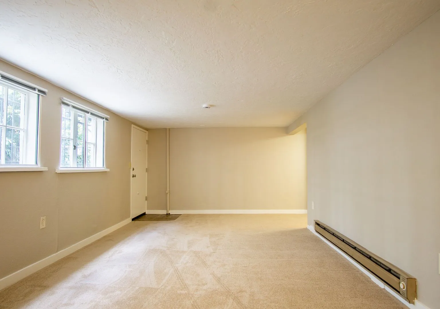 Great NW Location: Spacious 1 Bedroom Ready Now! — Photo 4
