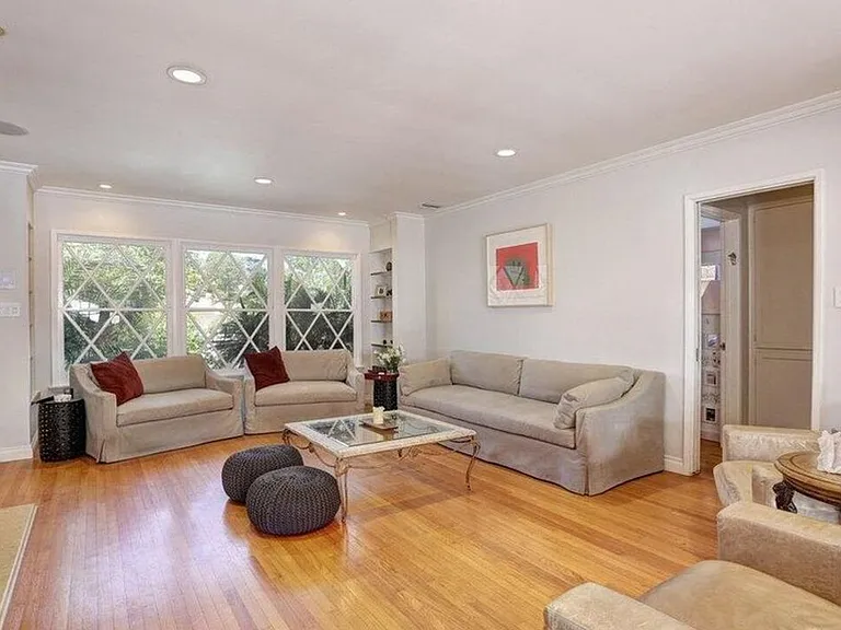 3076 Earlmar Dr — Photo 7