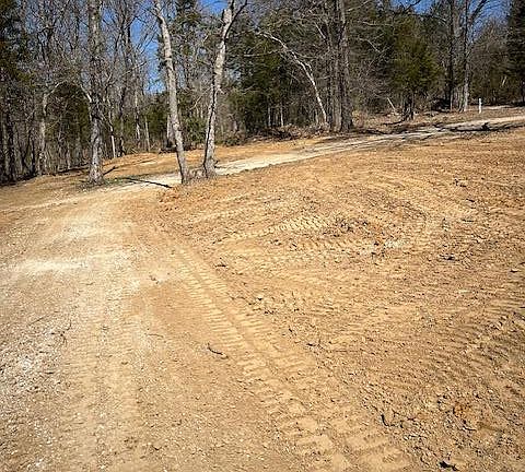 4th image of 400 Hill Side Rd