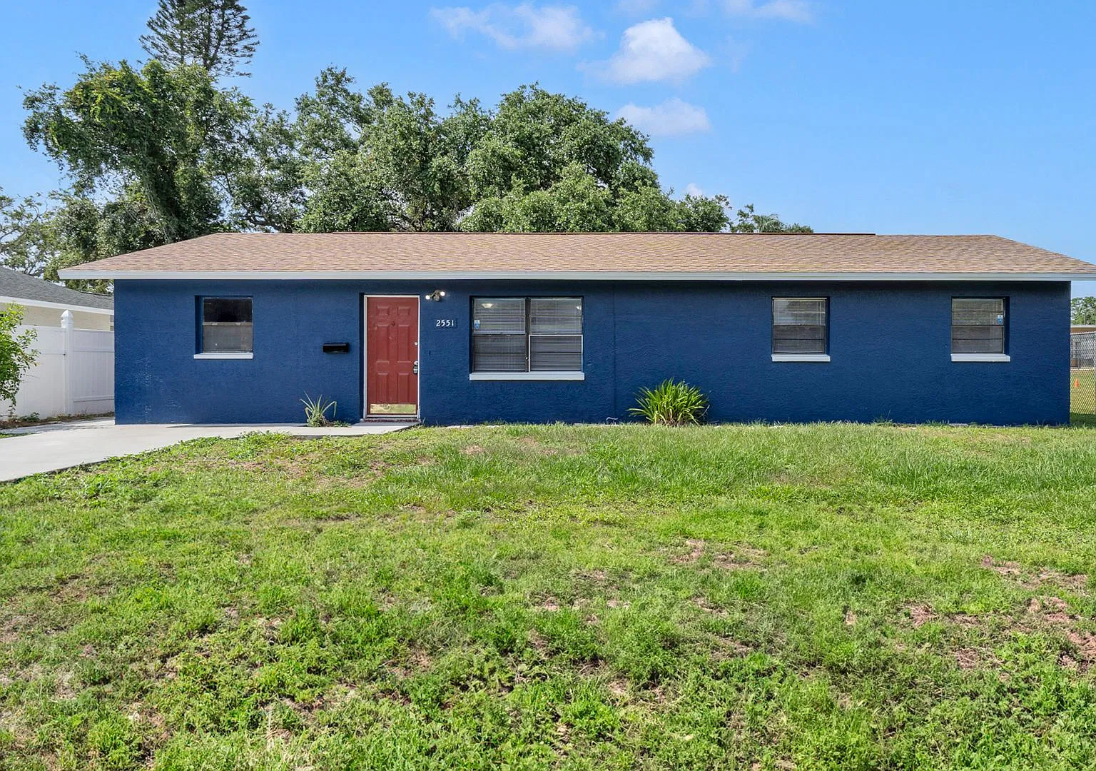 Spacious 4 Bedroom 2 Bath Home in St. Pete! — Photo 1