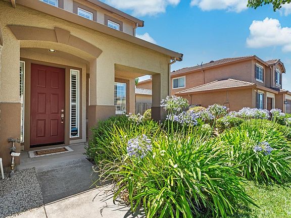 4th image of 907 Dunerose Court
