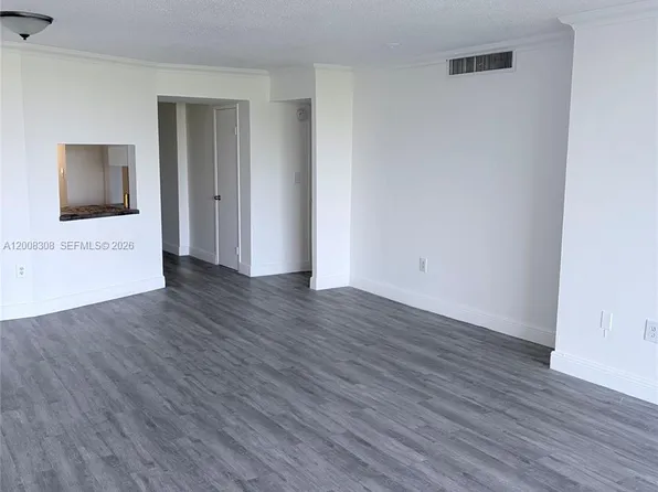 1780 191st St APT 600-2, Miami, FL 33179