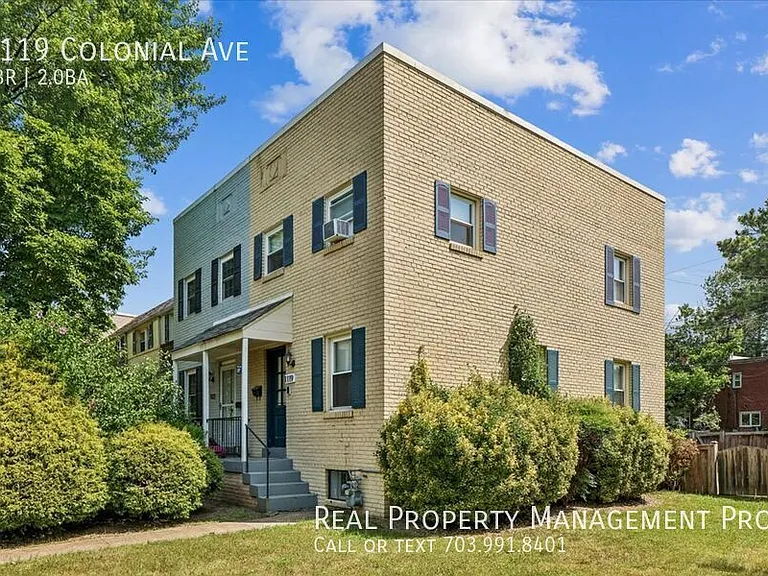 1119 Colonial Ave — Photo 1