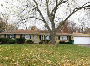 33 N Alleghany Rd, Grayslake, IL 60030