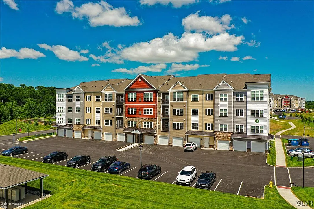 2 bed, 2.0 bath, $2,190 — Photo 4